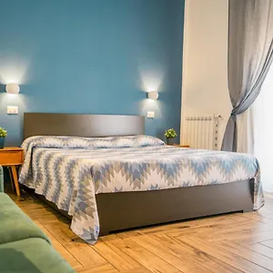 Hub Ferroviario - 12 Posti Letto Per Il Tuo Gruppo A Con Wifi E Netflix Nápoles